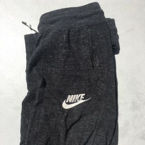 Cropped Nike Sweats